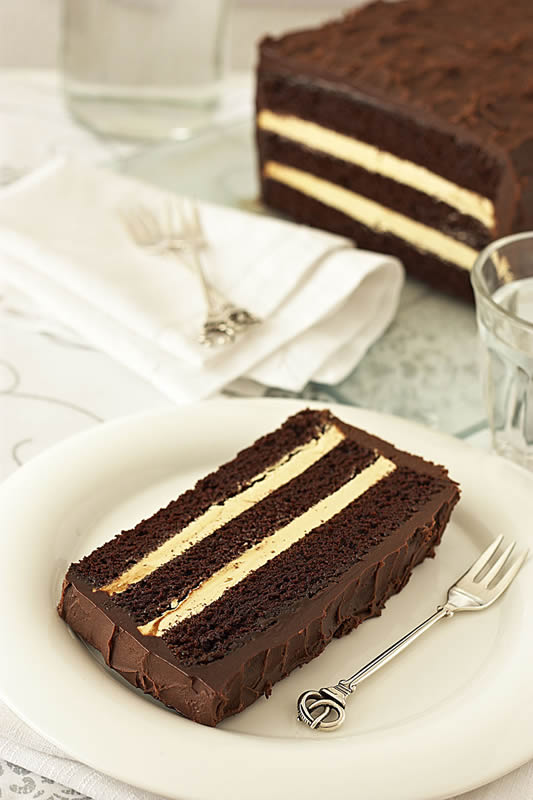 Čokoladna torta s kremom od maslaca i kave